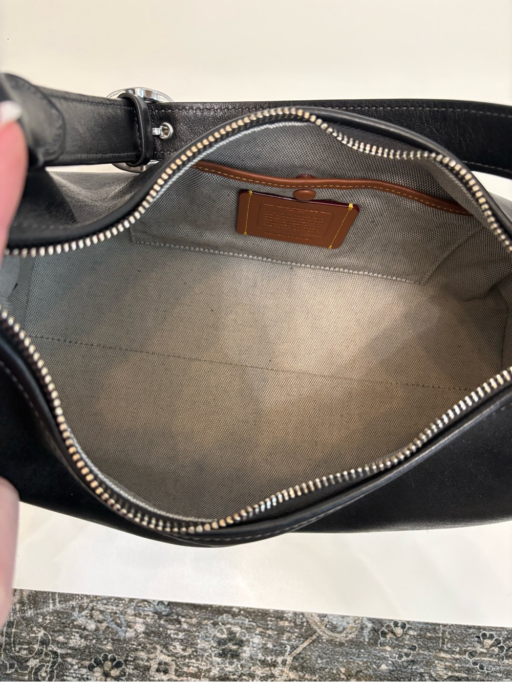 ✨Coach Pocket Juliet 30 - Black with Silver hardware - Like New condition✨ - Picture 6 of 7
